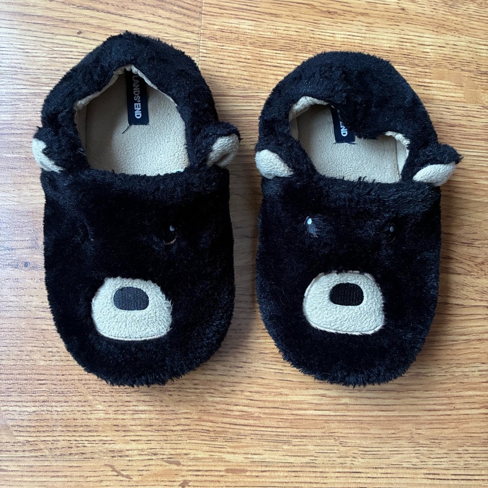 Lands End Kids Black Bear Fuzzy Slippers Unisex Youth 6 / W8 / M6.5 / EU38